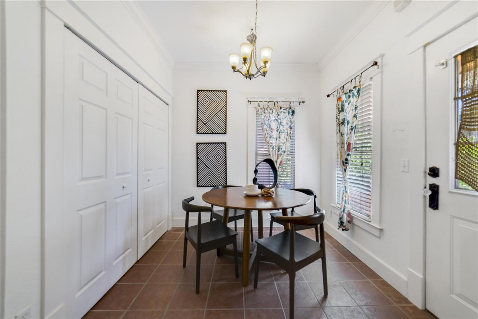 Image 18 of 31 For 819 Pine Street