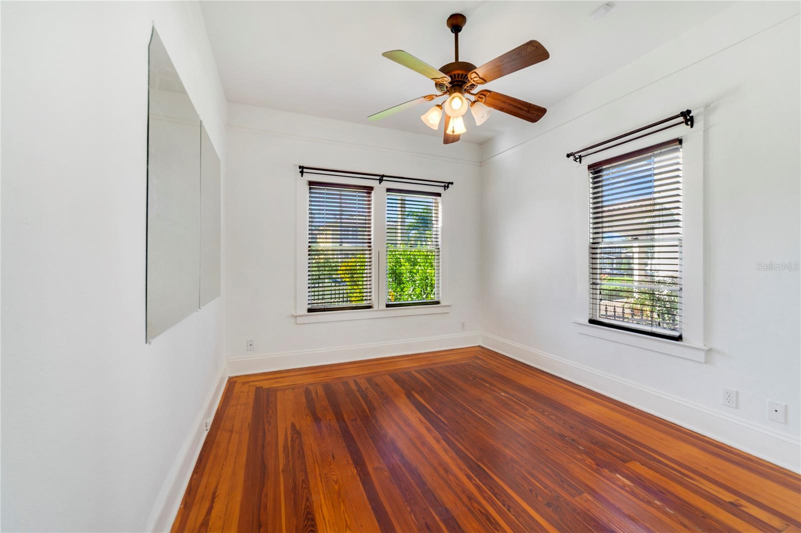 Image 24 of 31 For 819 Pine Street