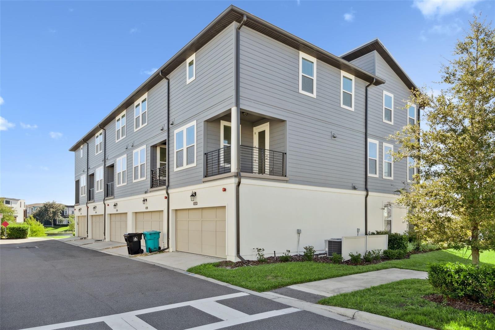 Image 21 of 35 For 12620 Willstatter Avenue