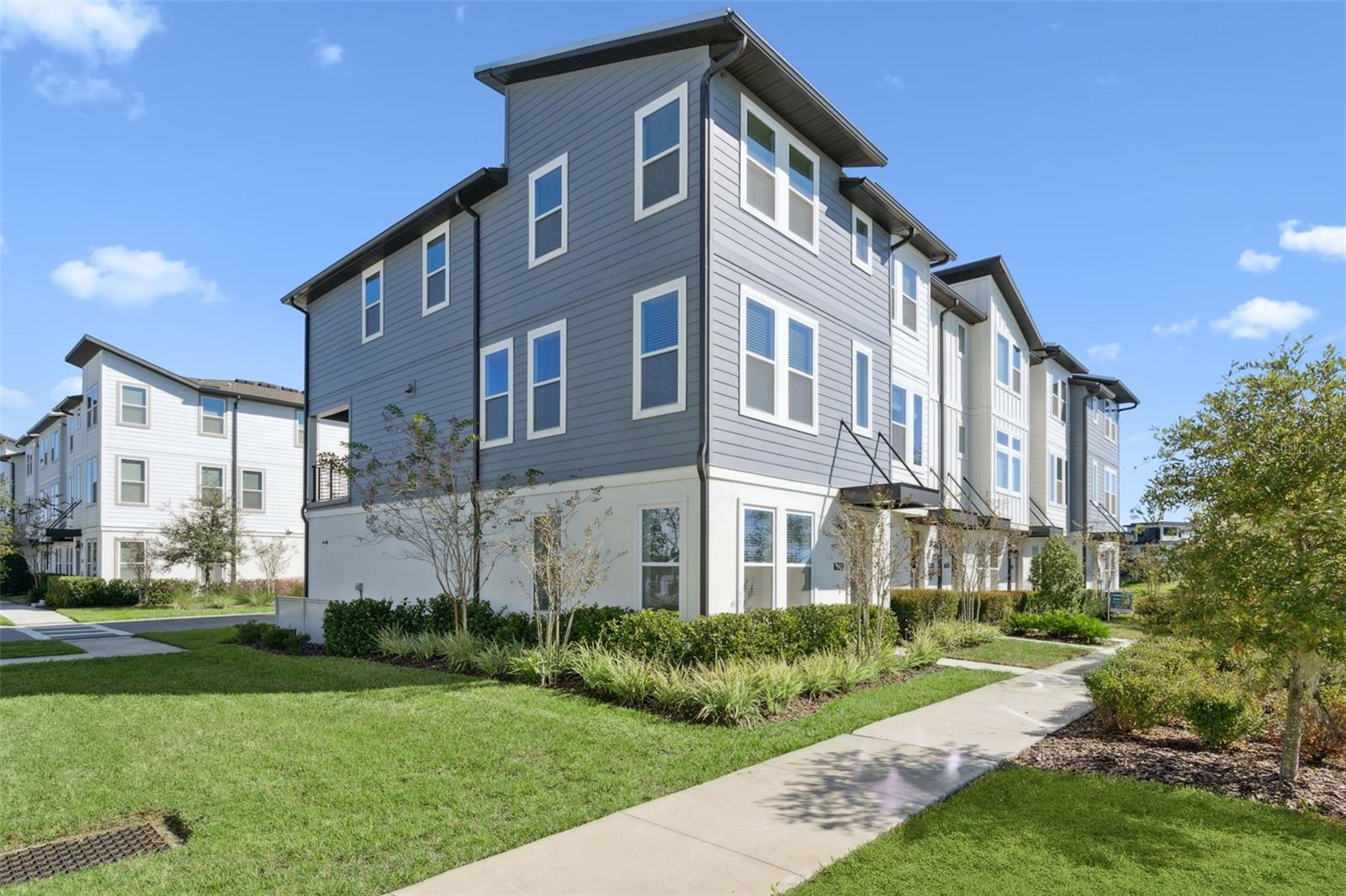 Image 22 of 35 For 12620 Willstatter Avenue