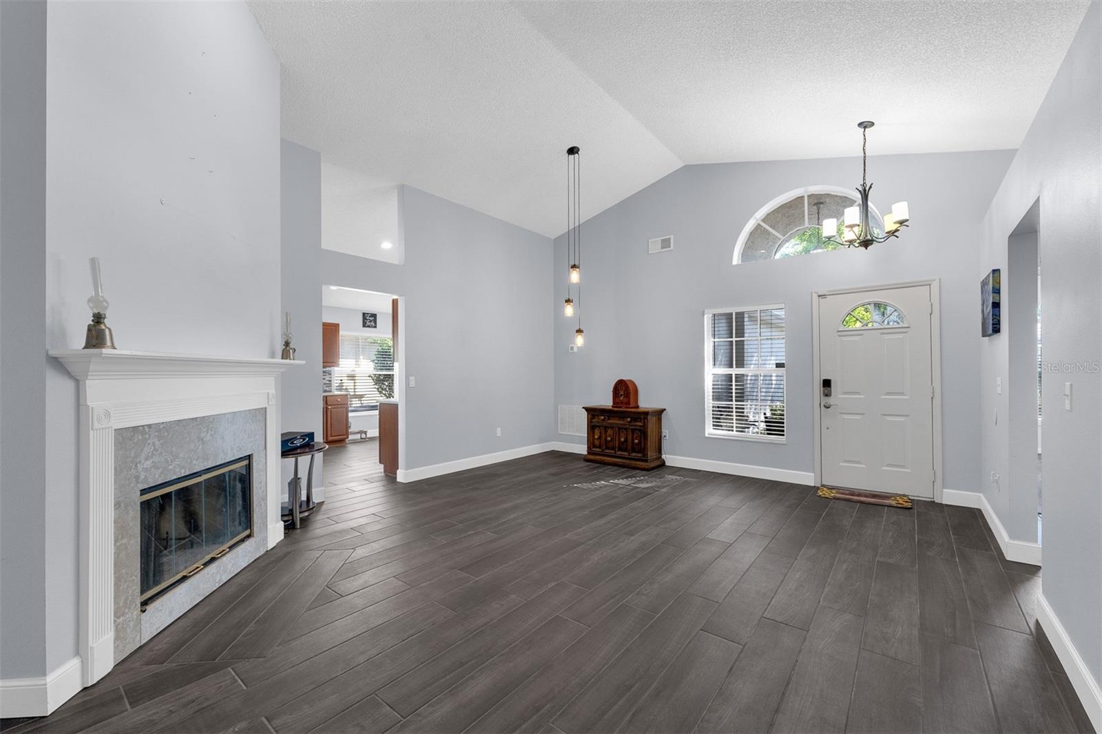 Image 7 of 44 For 650 Regina Lane