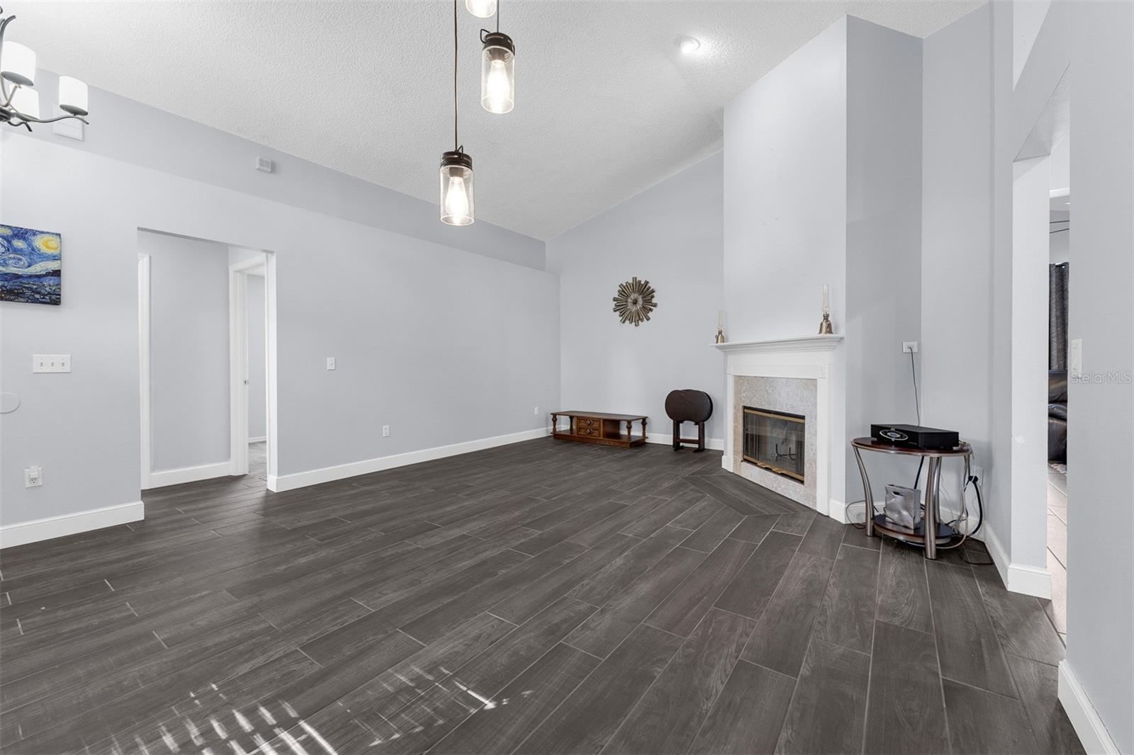 Image 9 of 44 For 650 Regina Lane