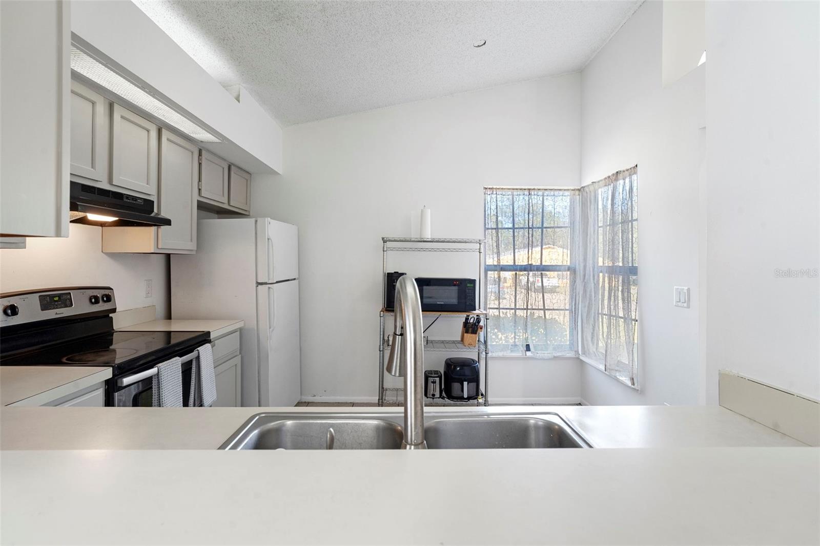 Image 10 of 29 For 11618 Sarita Court