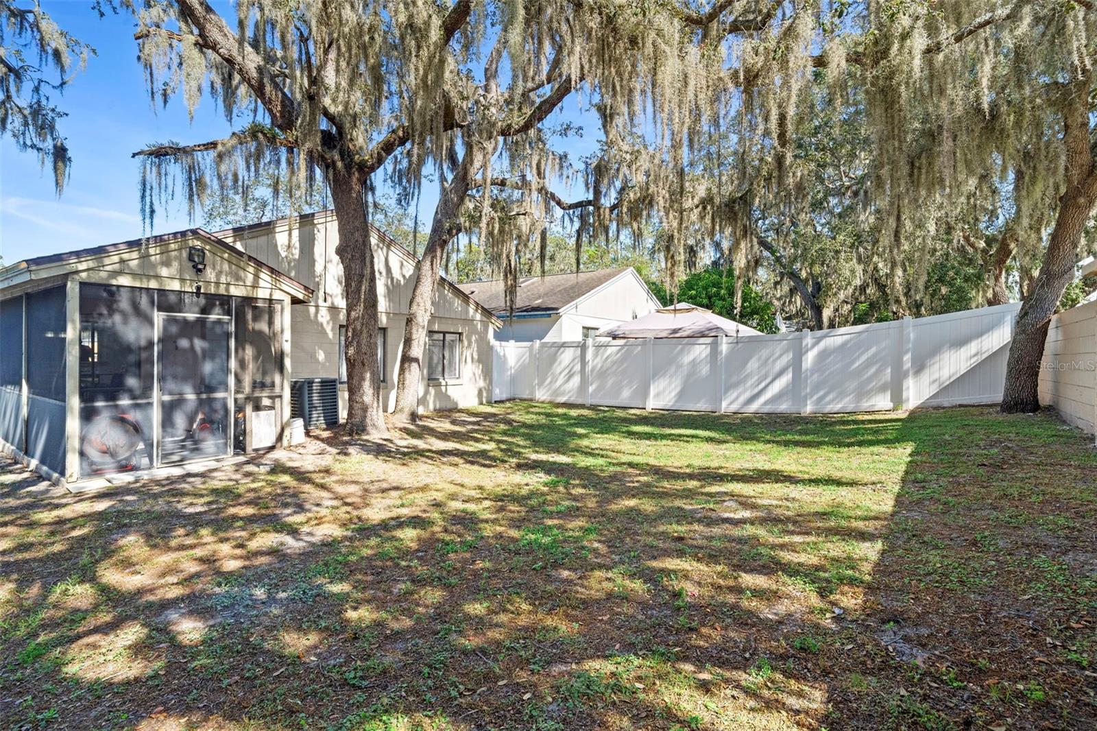 Image 21 of 29 For 11618 Sarita Court