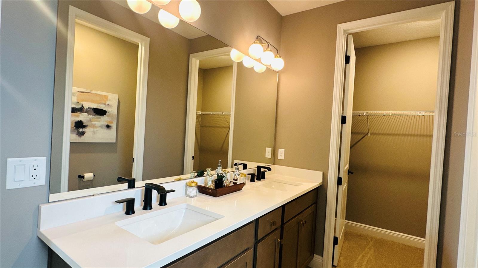 Image 19 of 33 For 16956 Hamlin View Street