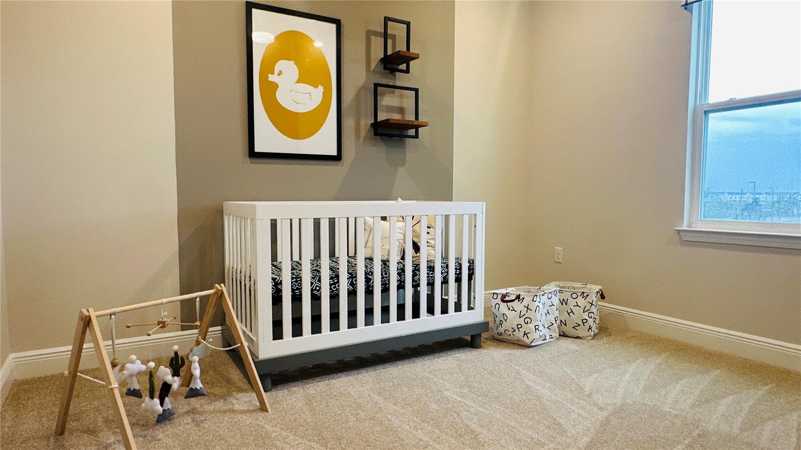 Image 27 of 33 For 16956 Hamlin View Street