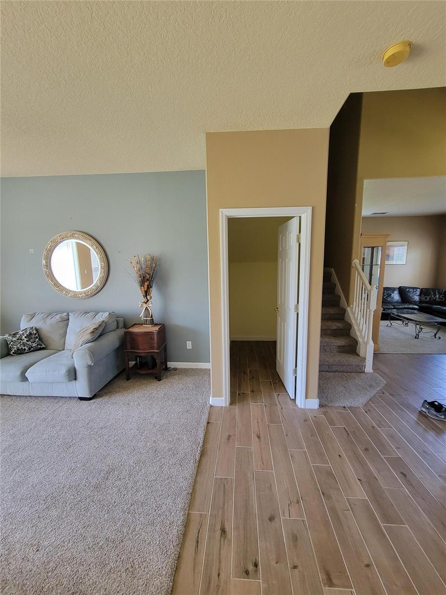 Image 14 of 93 For 3145 Twisted Oak Loop