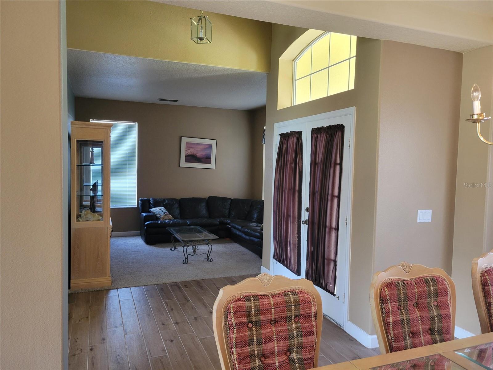 Image 16 of 93 For 3145 Twisted Oak Loop