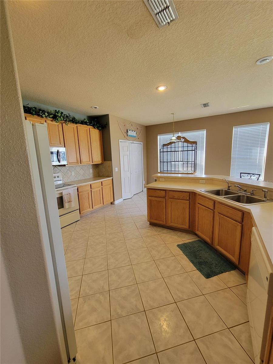 Image 30 of 93 For 3145 Twisted Oak Loop