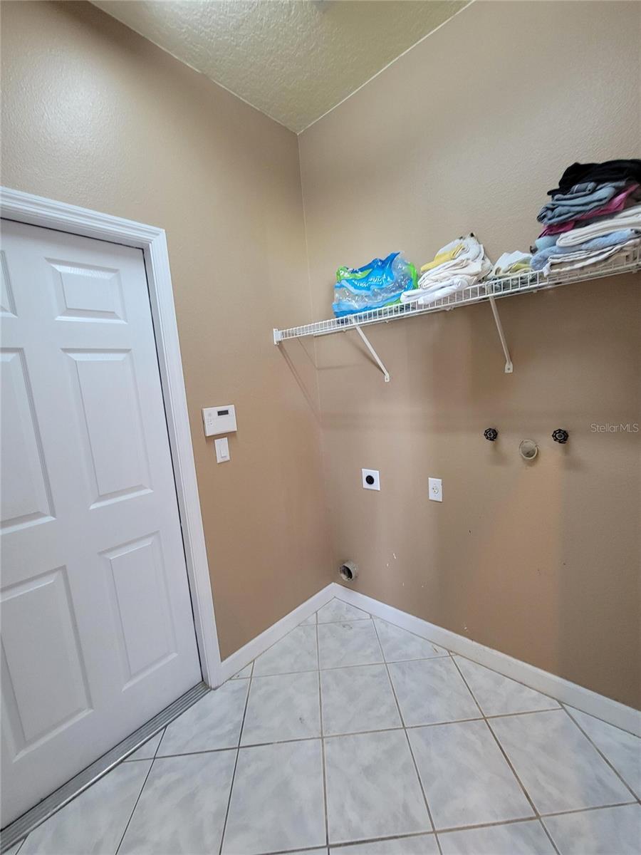 Image 33 of 93 For 3145 Twisted Oak Loop