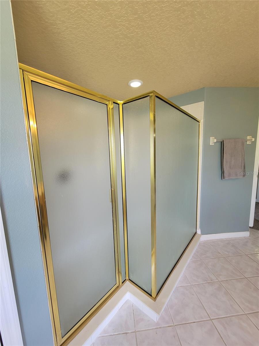 Image 70 of 93 For 3145 Twisted Oak Loop