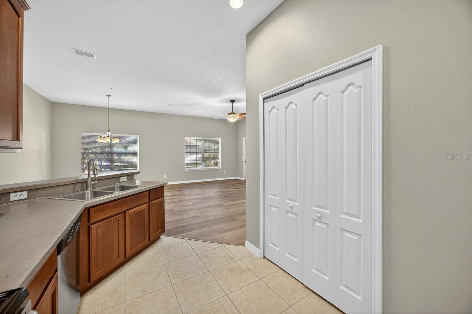 Image 10 of 35 For 863 Ashworth Overlook Drive C