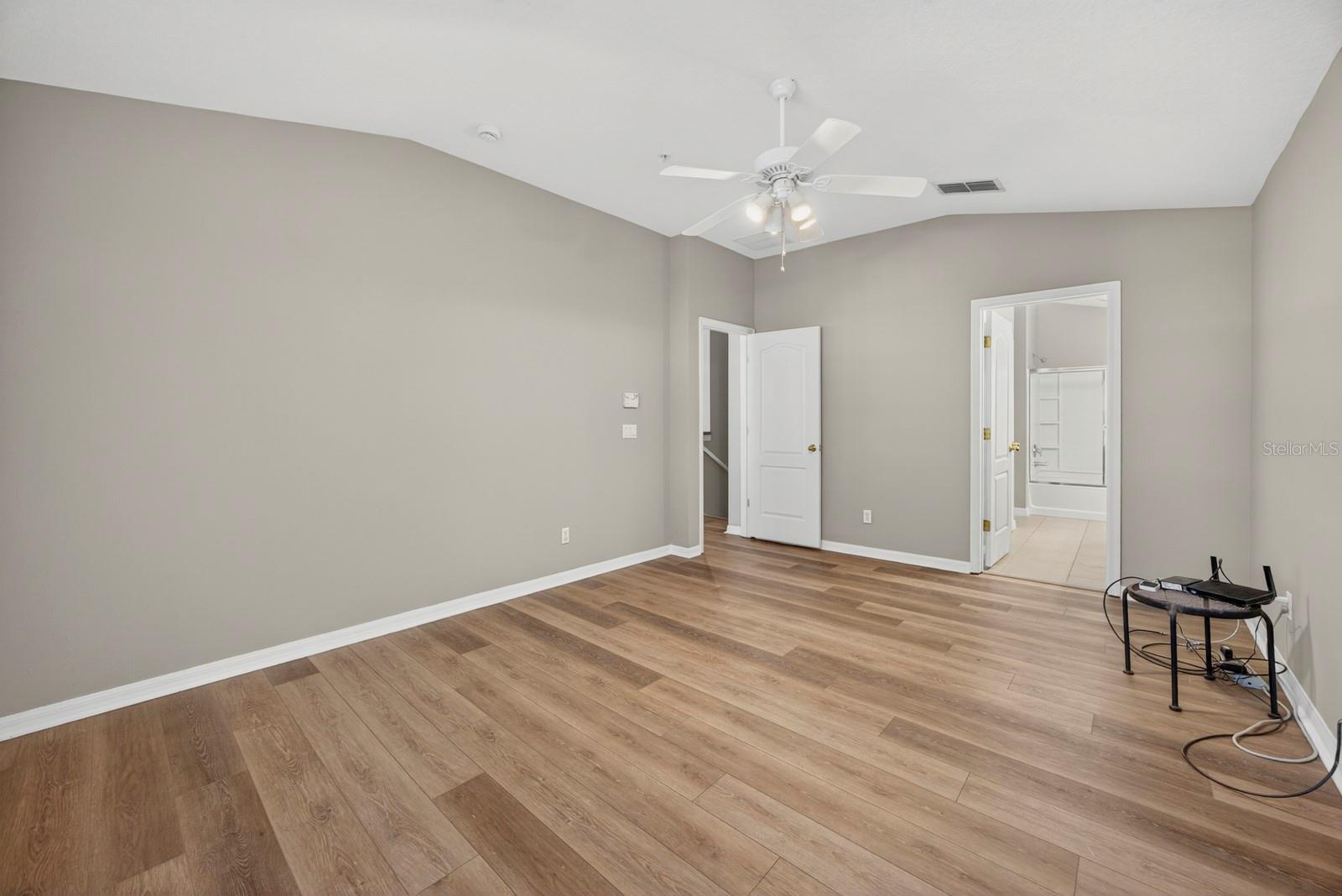 Image 17 of 35 For 863 Ashworth Overlook Drive C