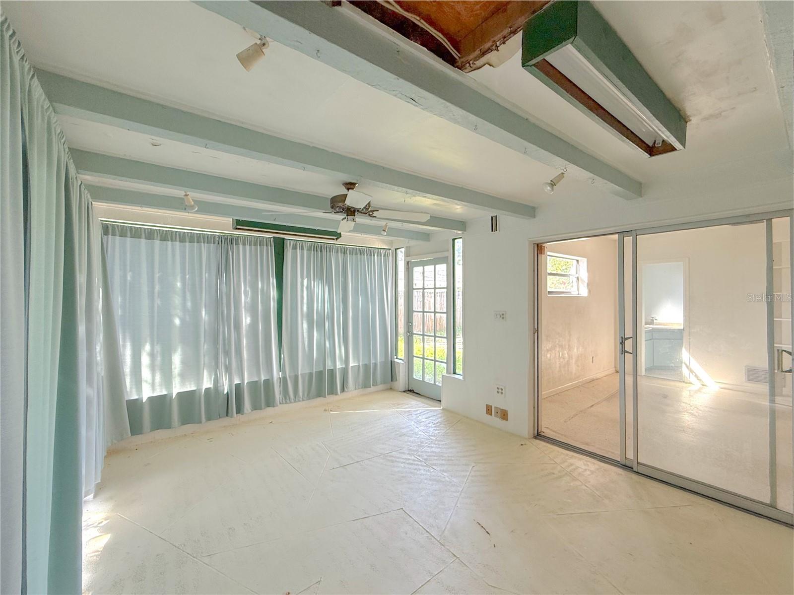 Image 25 of 42 For 2464 Derbyshire Road