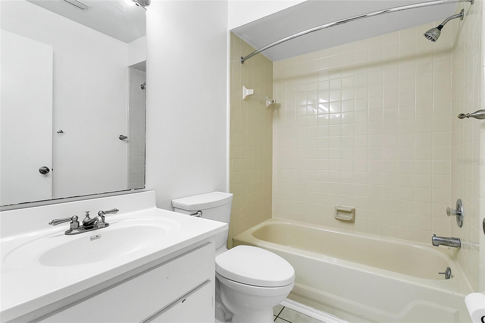 Image 10 of 15 For 305 Northlake Drive 305