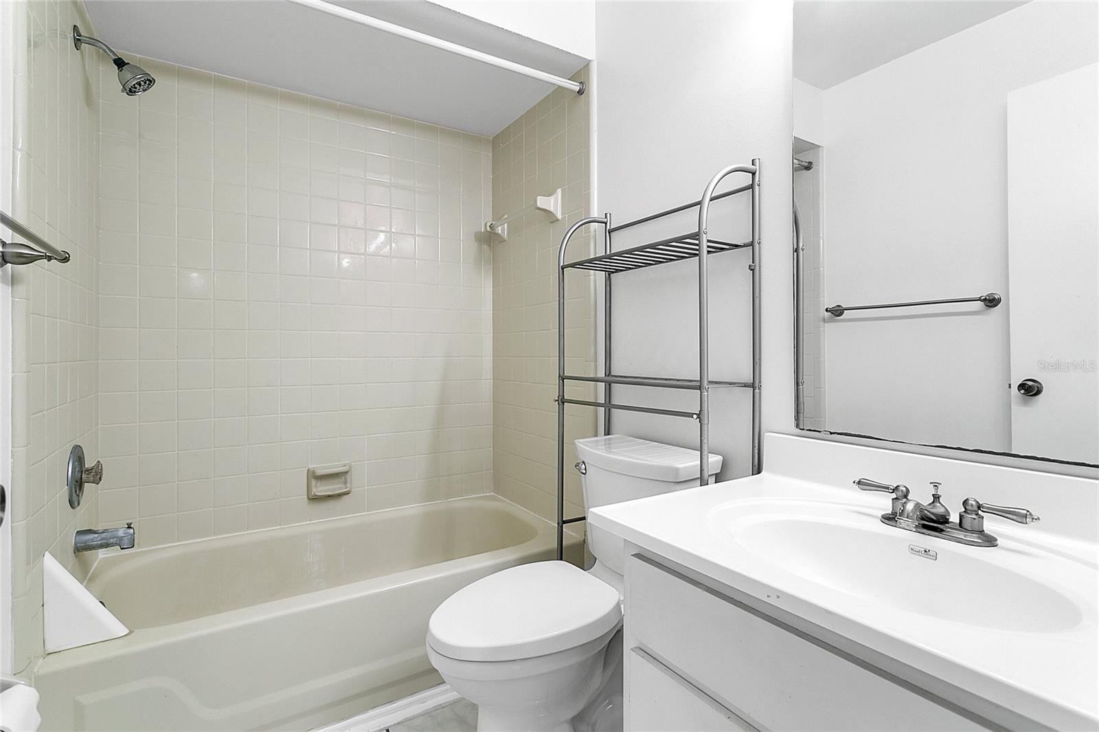 Image 12 of 15 For 305 Northlake Drive 305