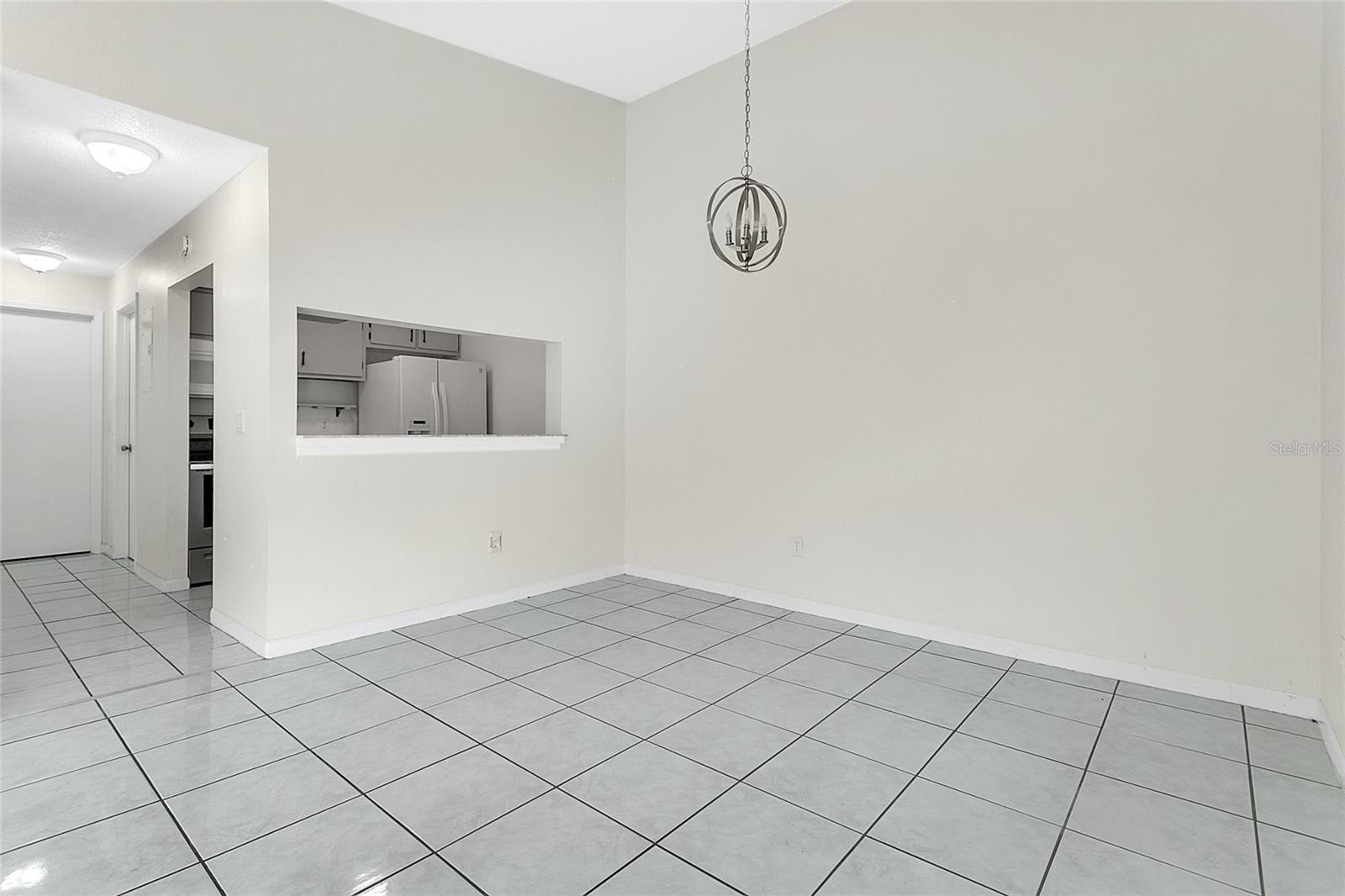 Image 6 of 15 For 305 Northlake Drive 305