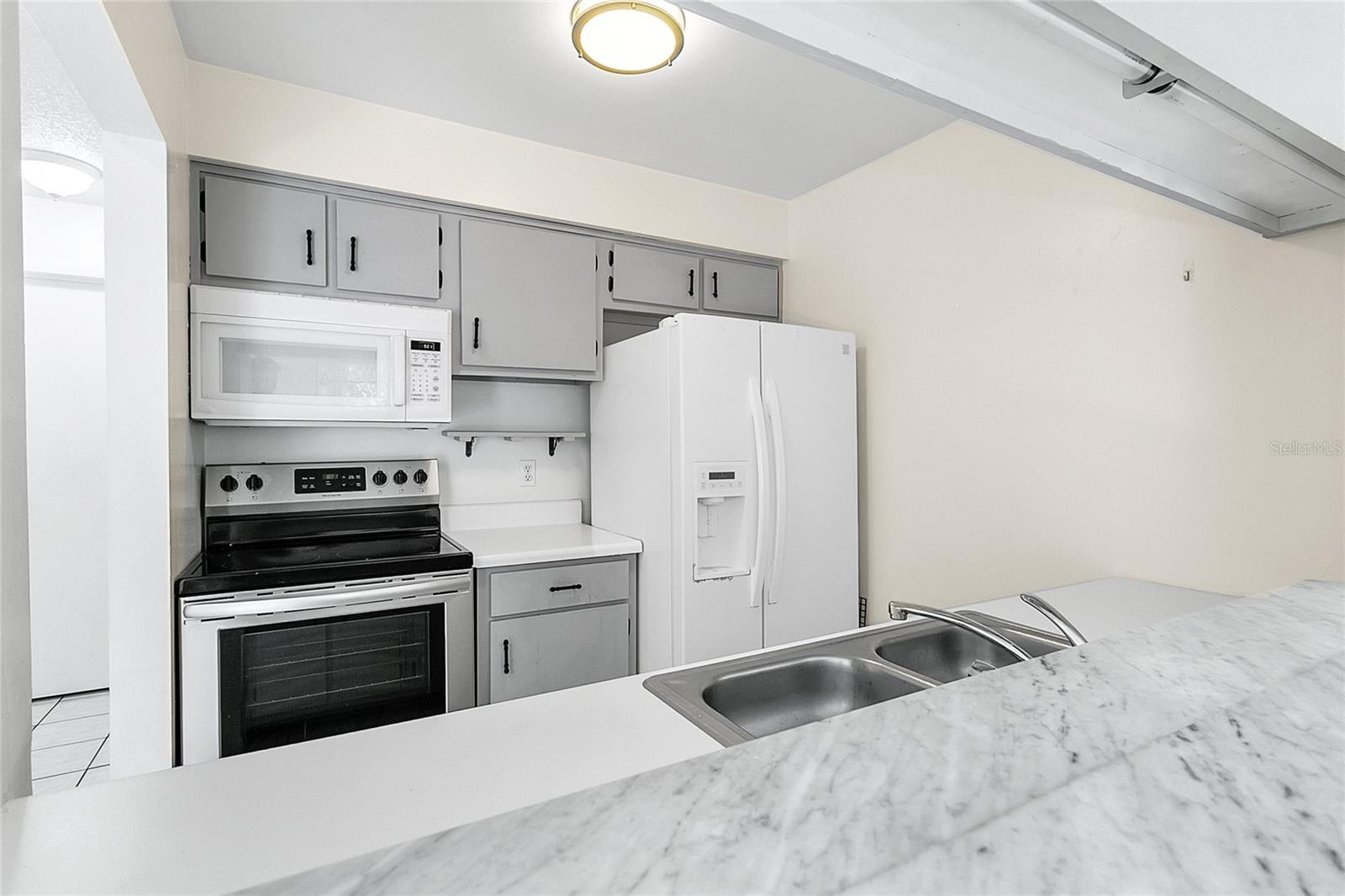 Image 7 of 15 For 305 Northlake Drive 305