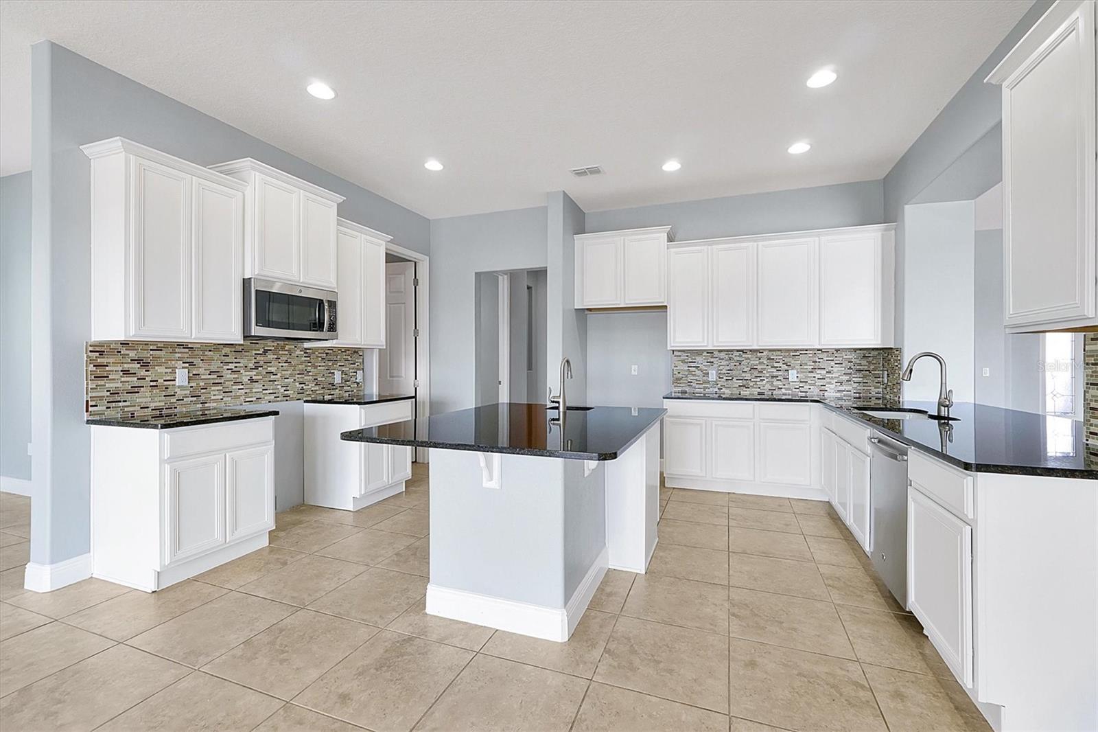 Image 17 of 60 For 890 Spinnaker Way