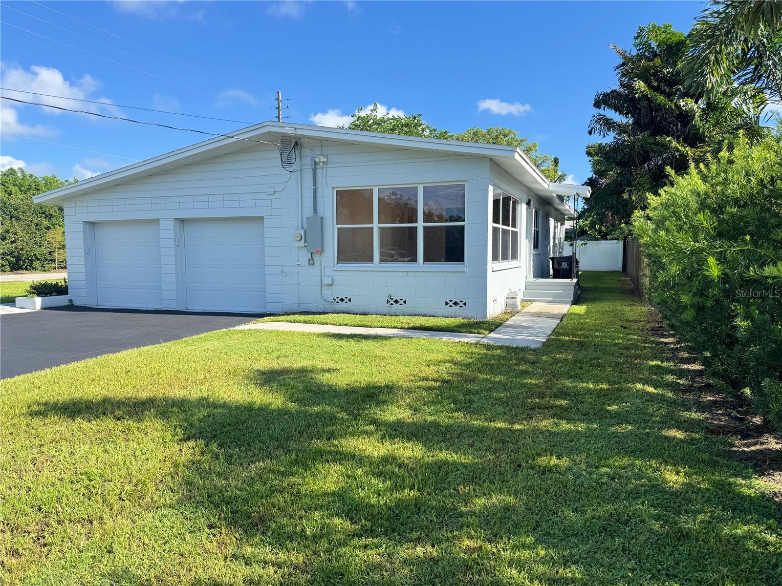 Image 14 of 59 For 631 Crystal Lake Drive