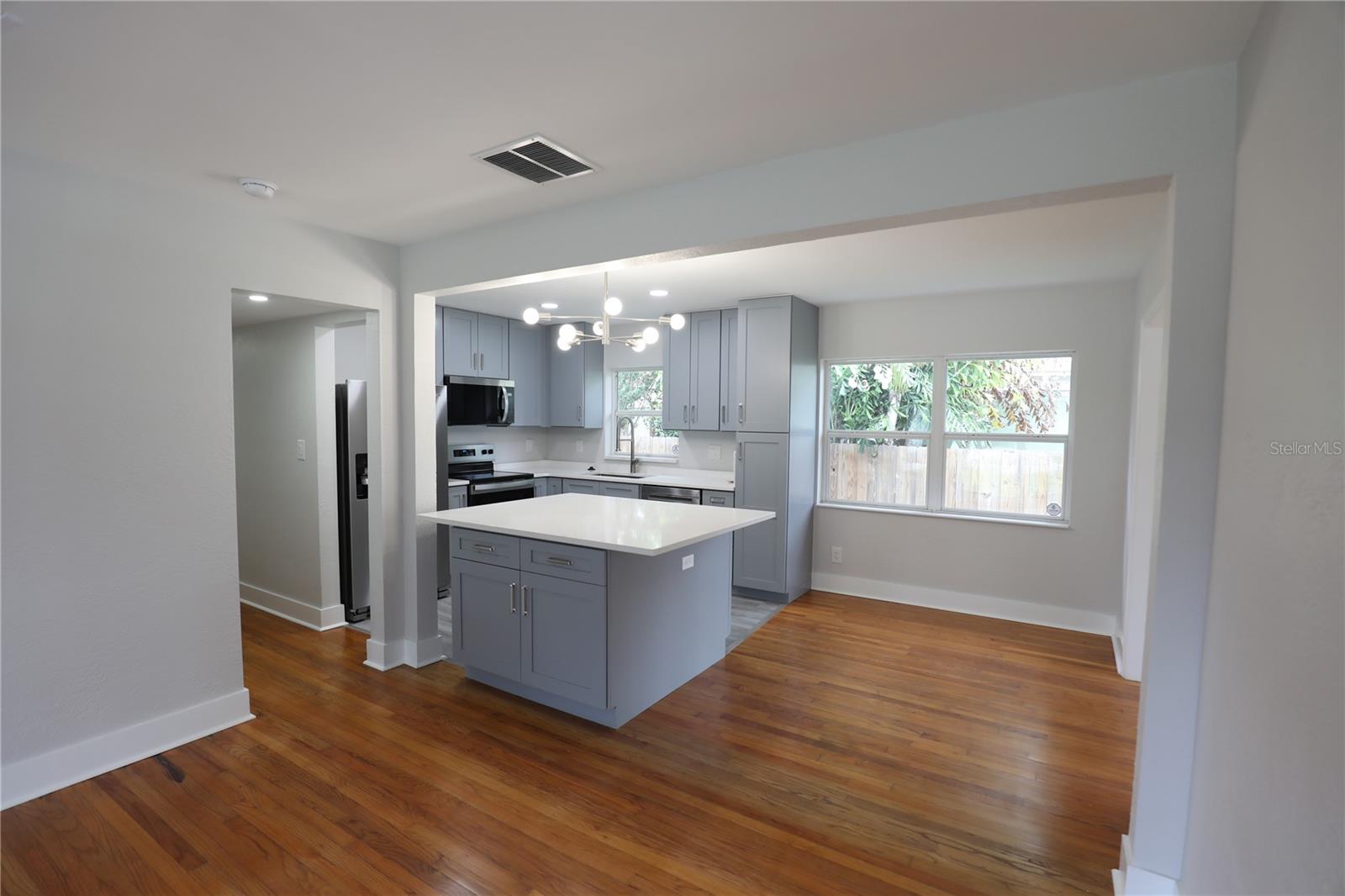 Image 22 of 59 For 631 Crystal Lake Drive