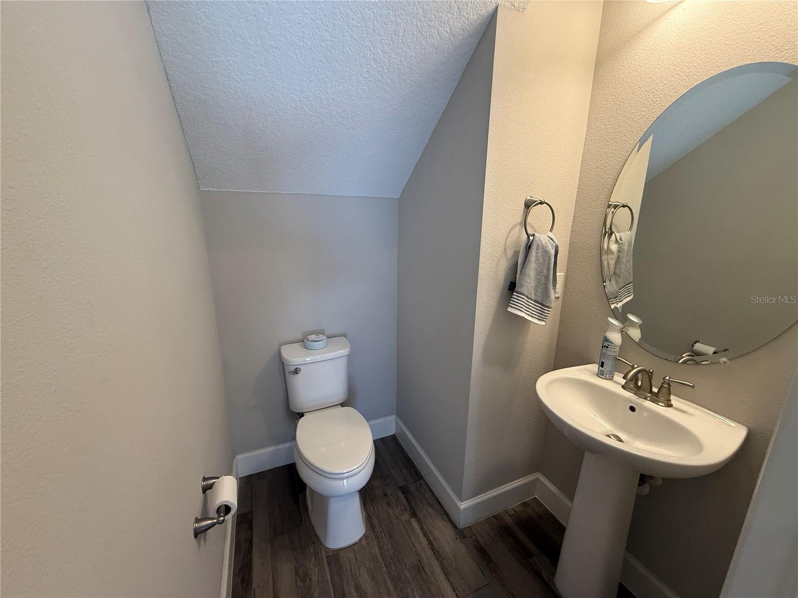 Image 17 of 19 For 13877 Maskawa Avenue