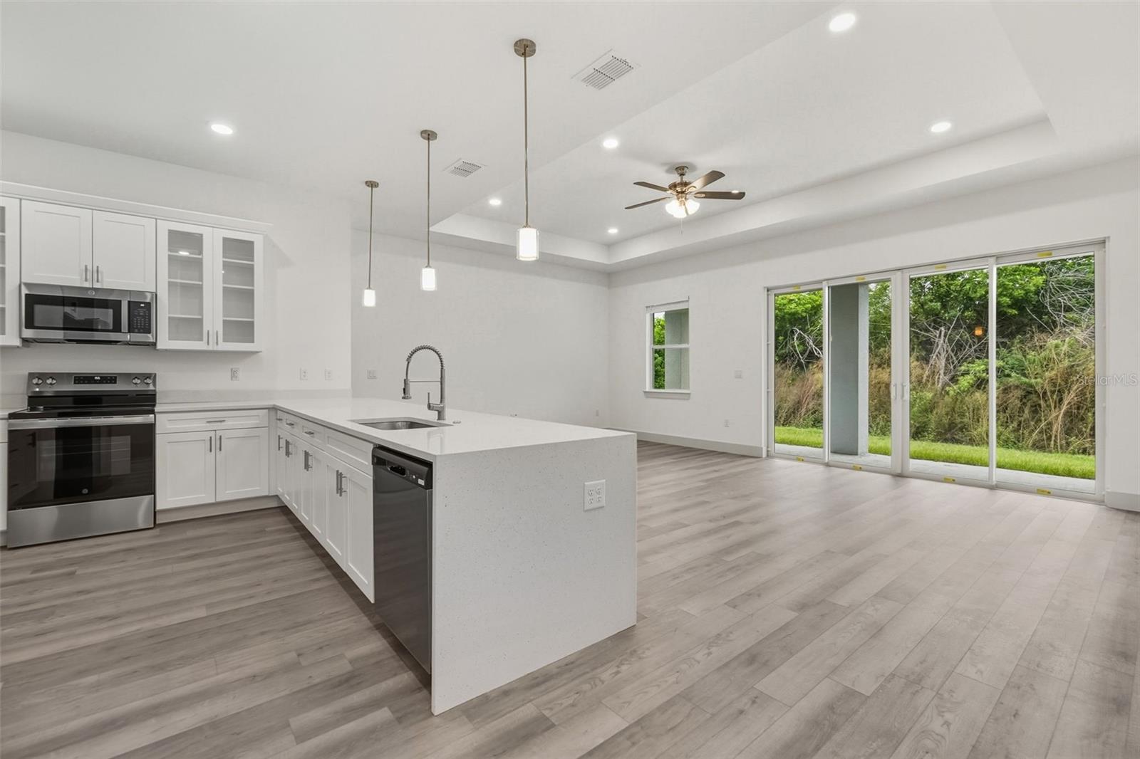 Image 10 of 21 For 558 Rutland Circle