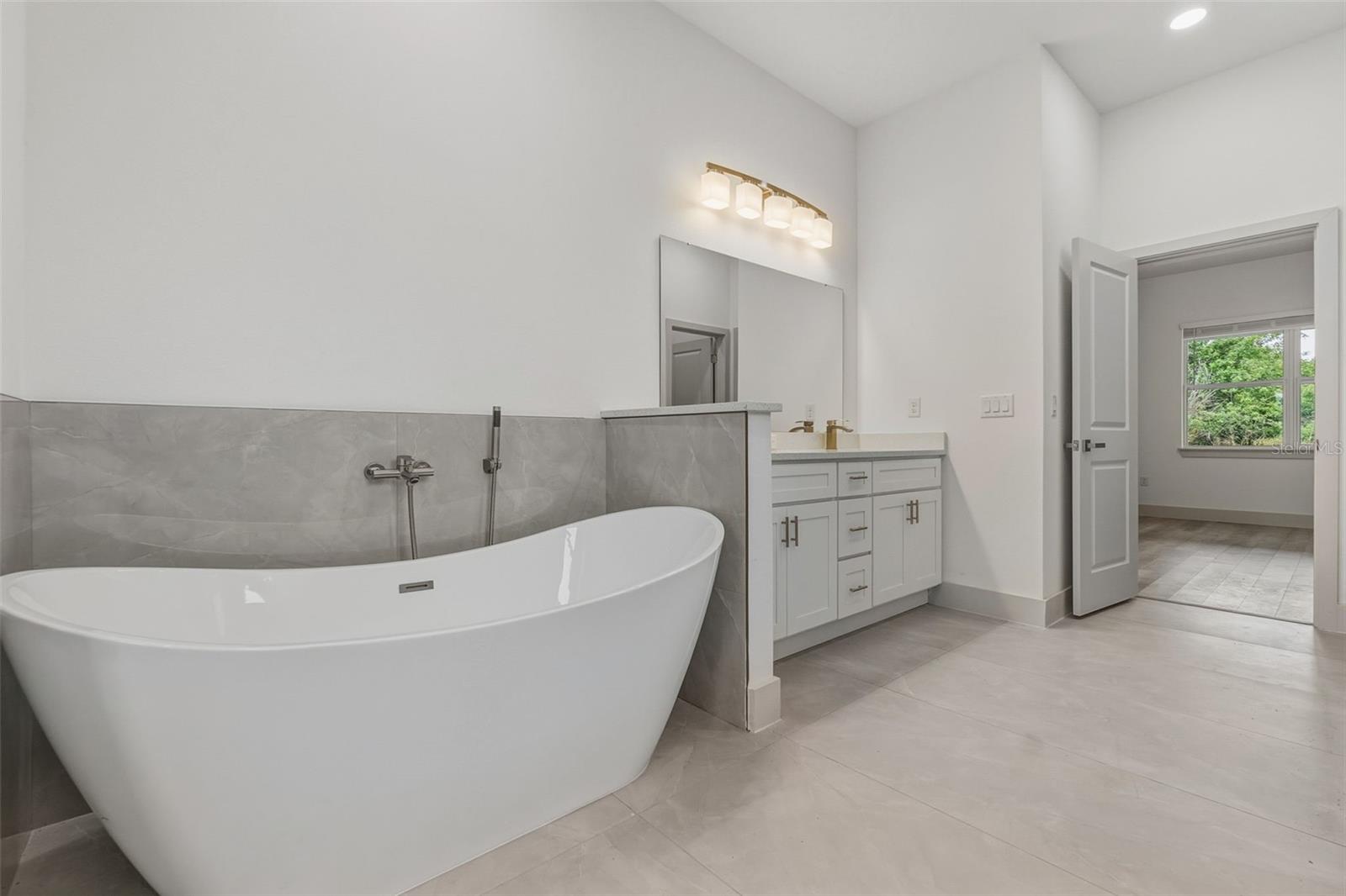 Image 12 of 21 For 558 Rutland Circle