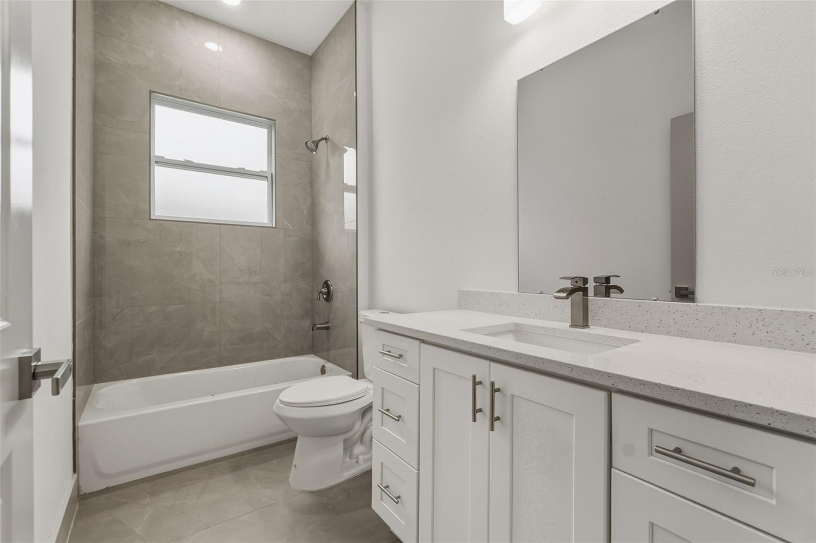 Image 19 of 21 For 558 Rutland Circle