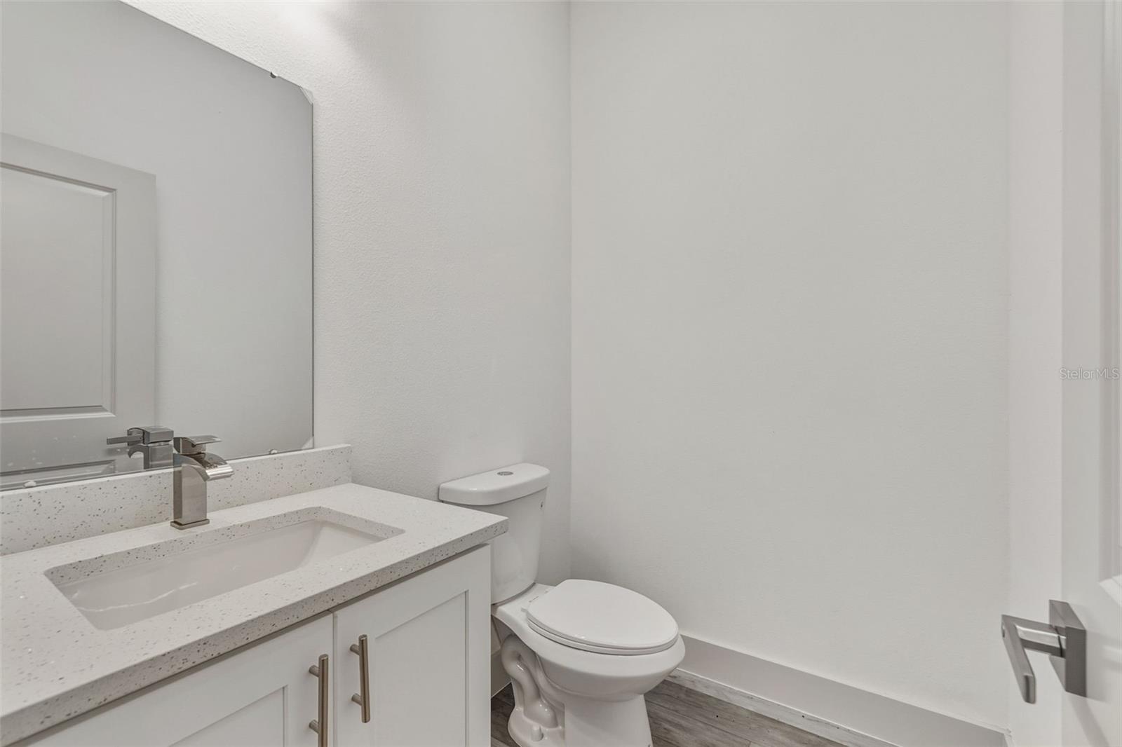 Image 5 of 21 For 558 Rutland Circle