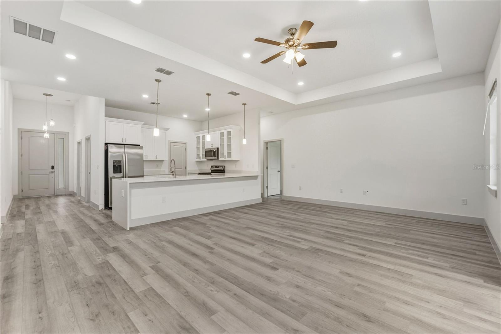 Image 6 of 21 For 558 Rutland Circle