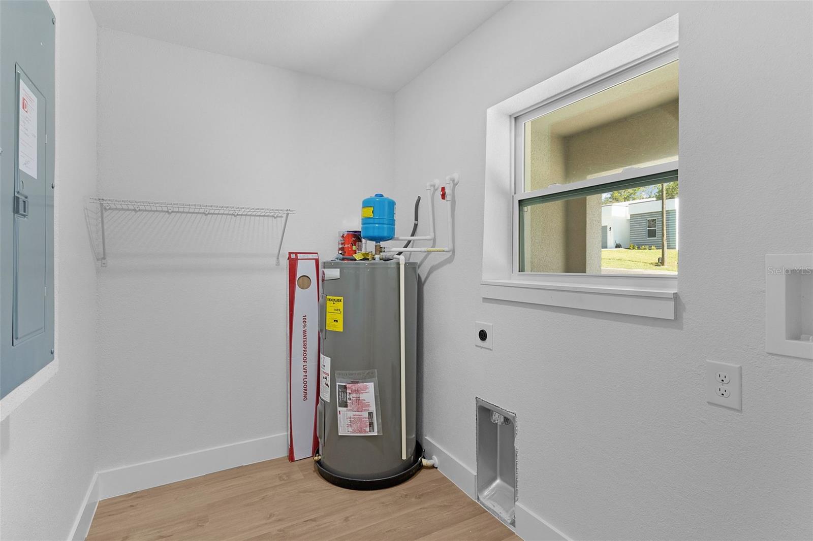 Listing photo id 11 for 9170 Travis Drive