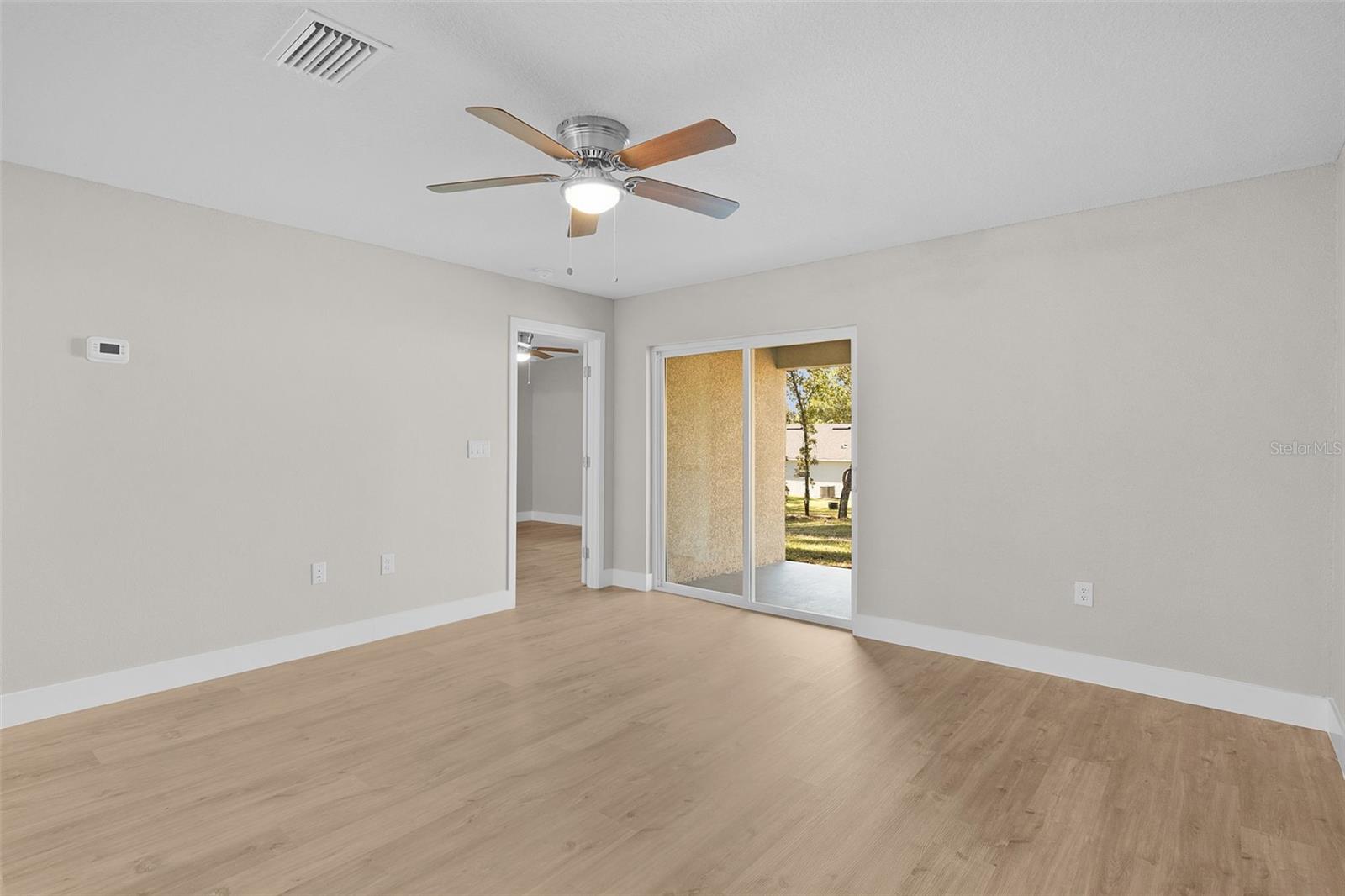 Listing photo id 13 for 9170 Travis Drive