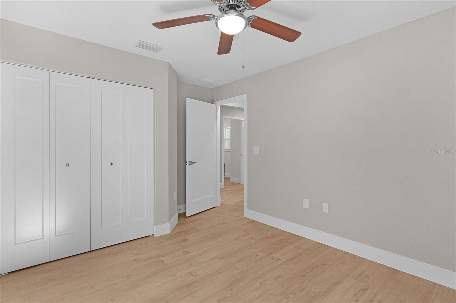 Listing photo id 19 for 9170 Travis Drive