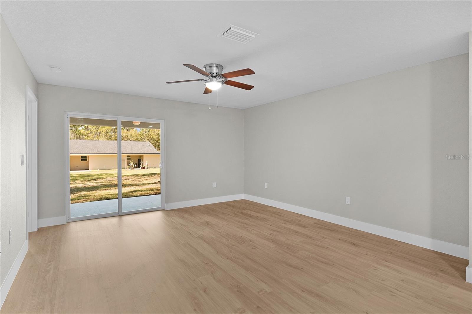 Listing photo id 21 for 9170 Travis Drive