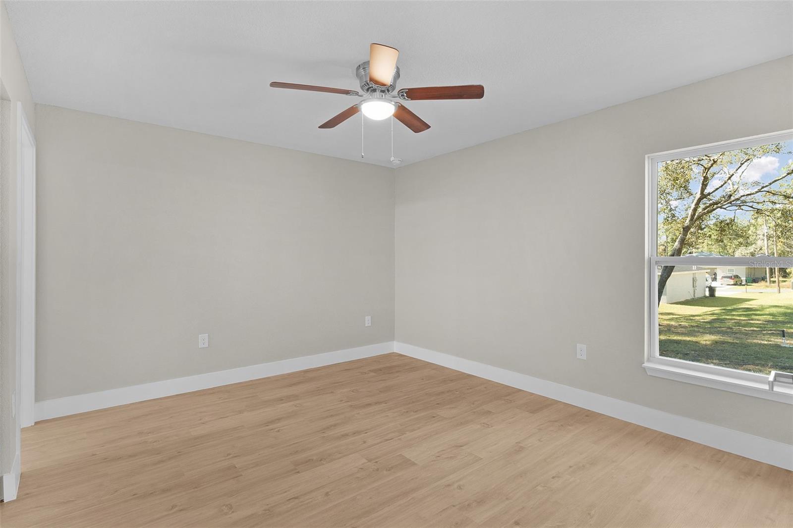 Listing photo id 22 for 9170 Travis Drive