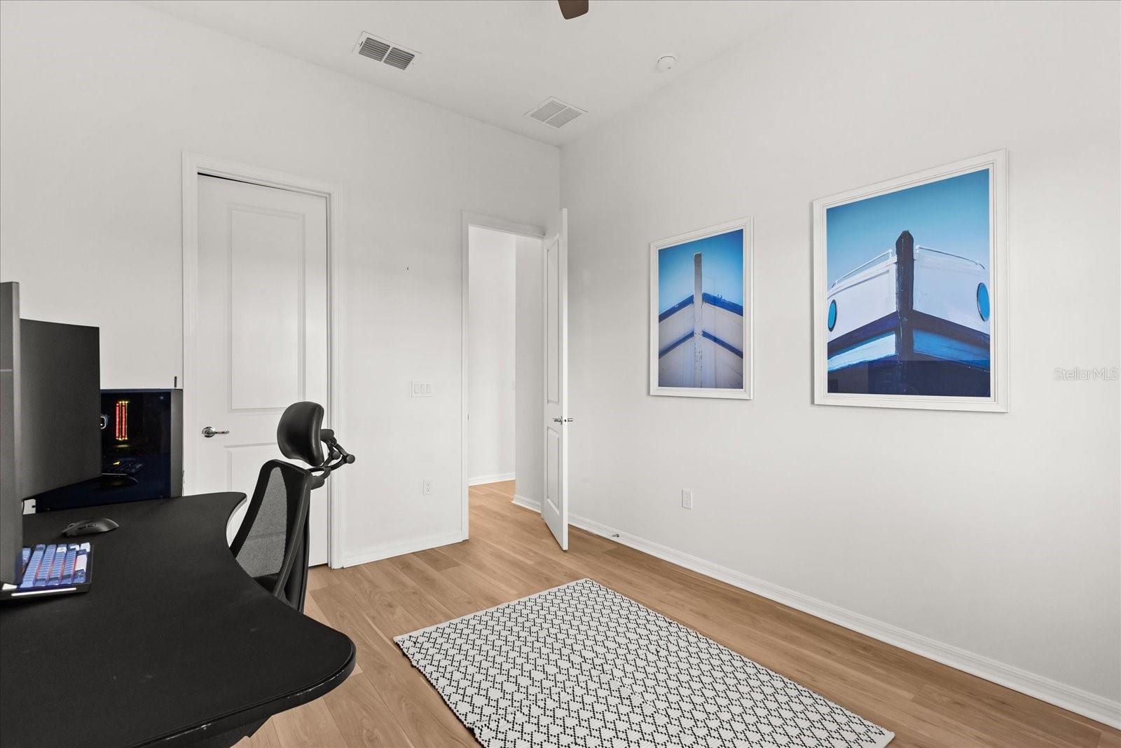 Image 33 of 76 For 4536 Cutwater Drive