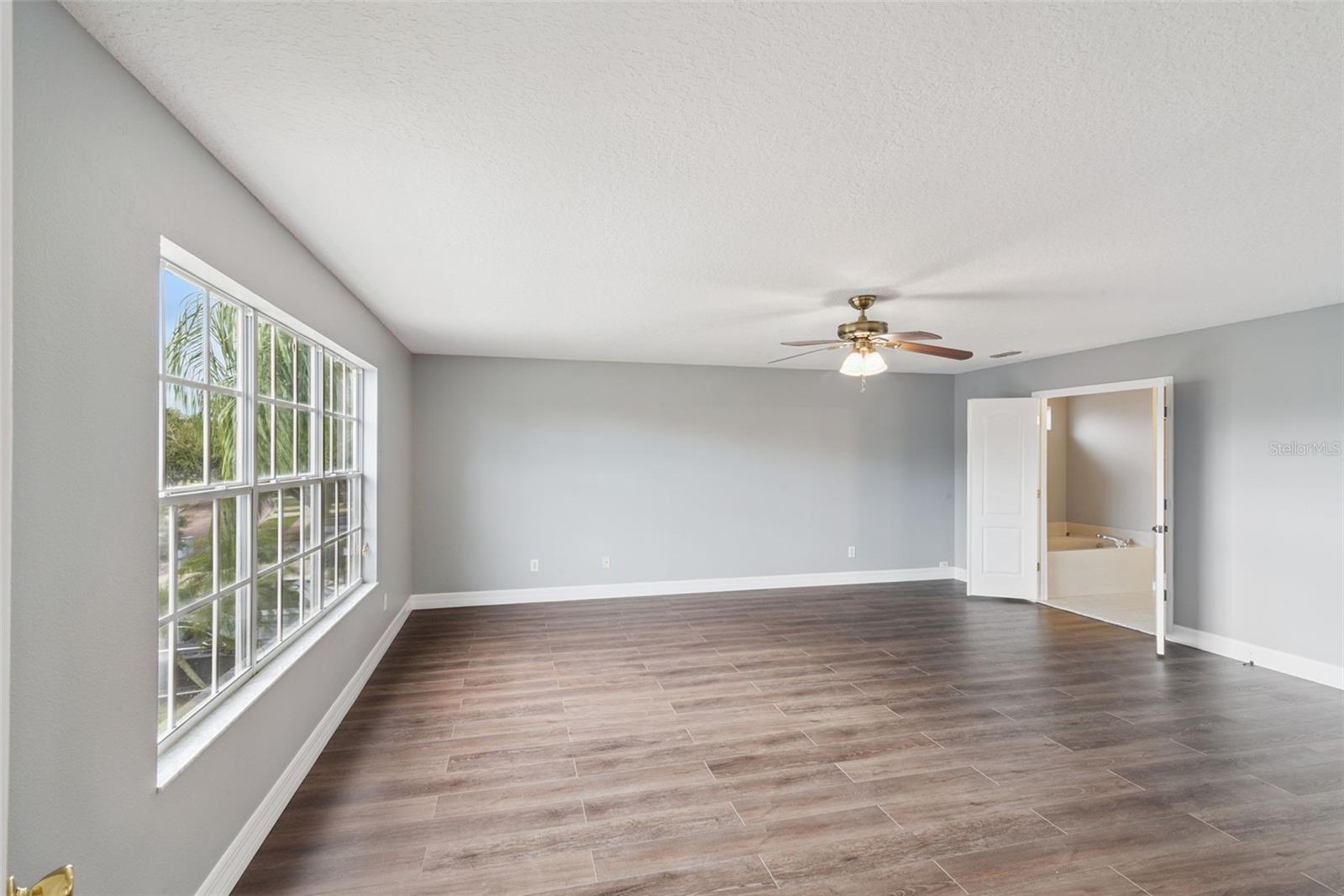 Image 26 of 48 For 5768 Los Palma Vista Drive