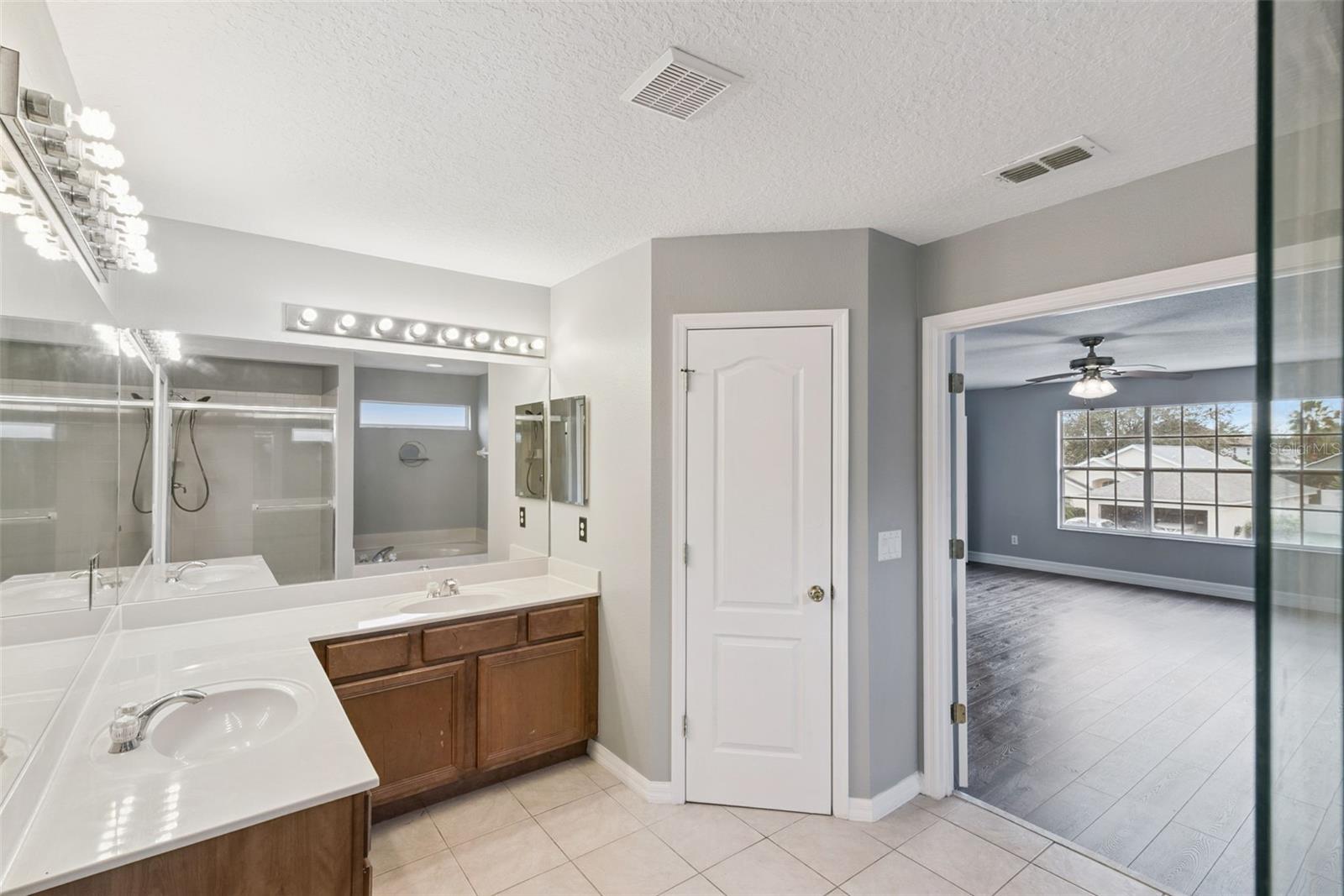 Image 30 of 48 For 5768 Los Palma Vista Drive