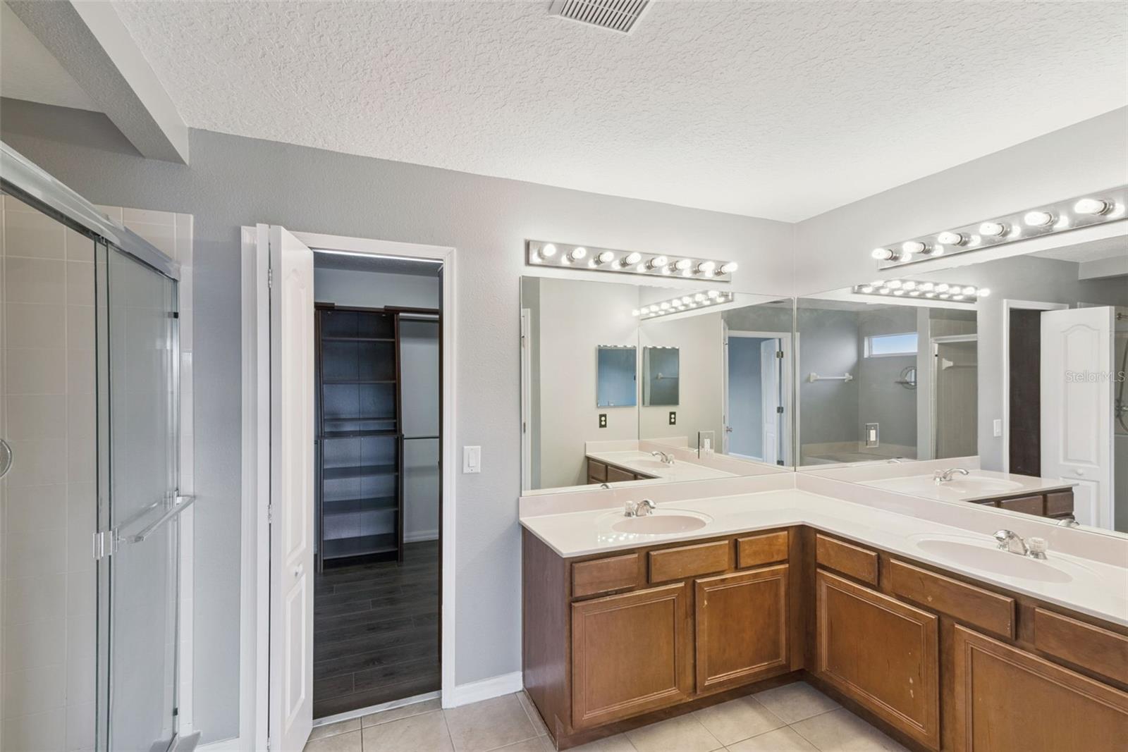 Image 32 of 48 For 5768 Los Palma Vista Drive