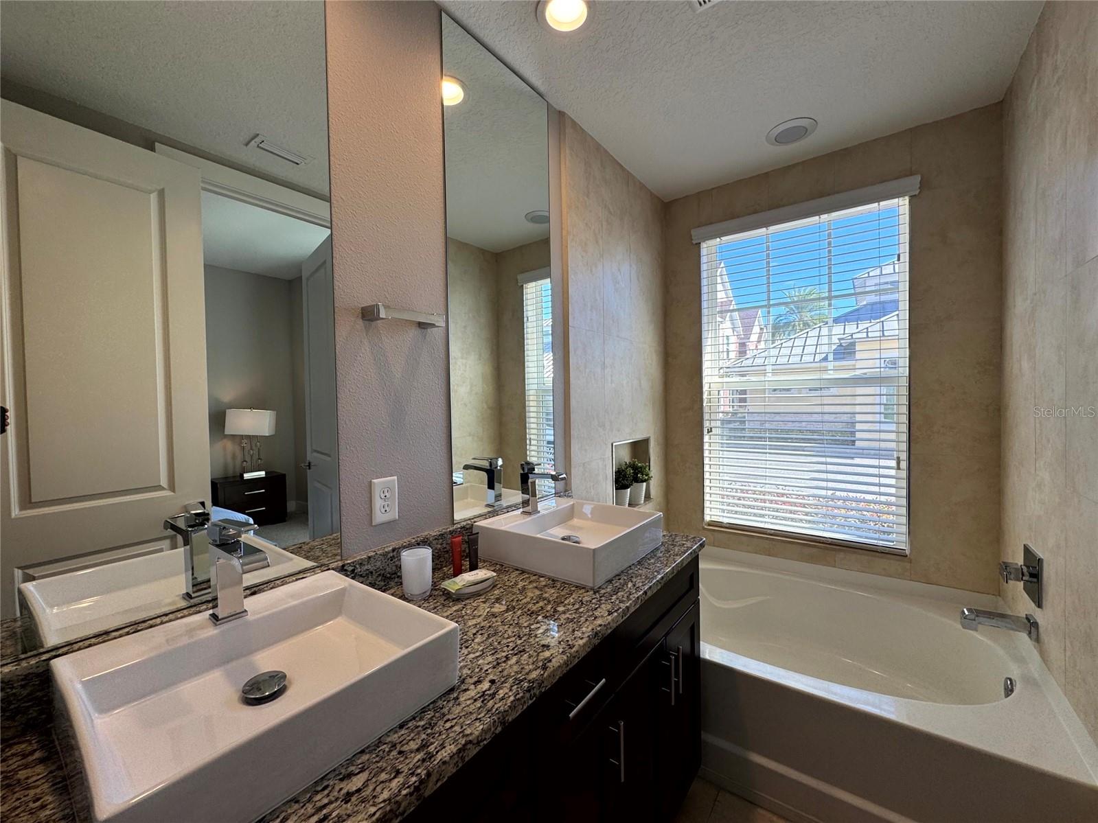 Image 7 of 36 For 2628 Sunrise Shores Drive