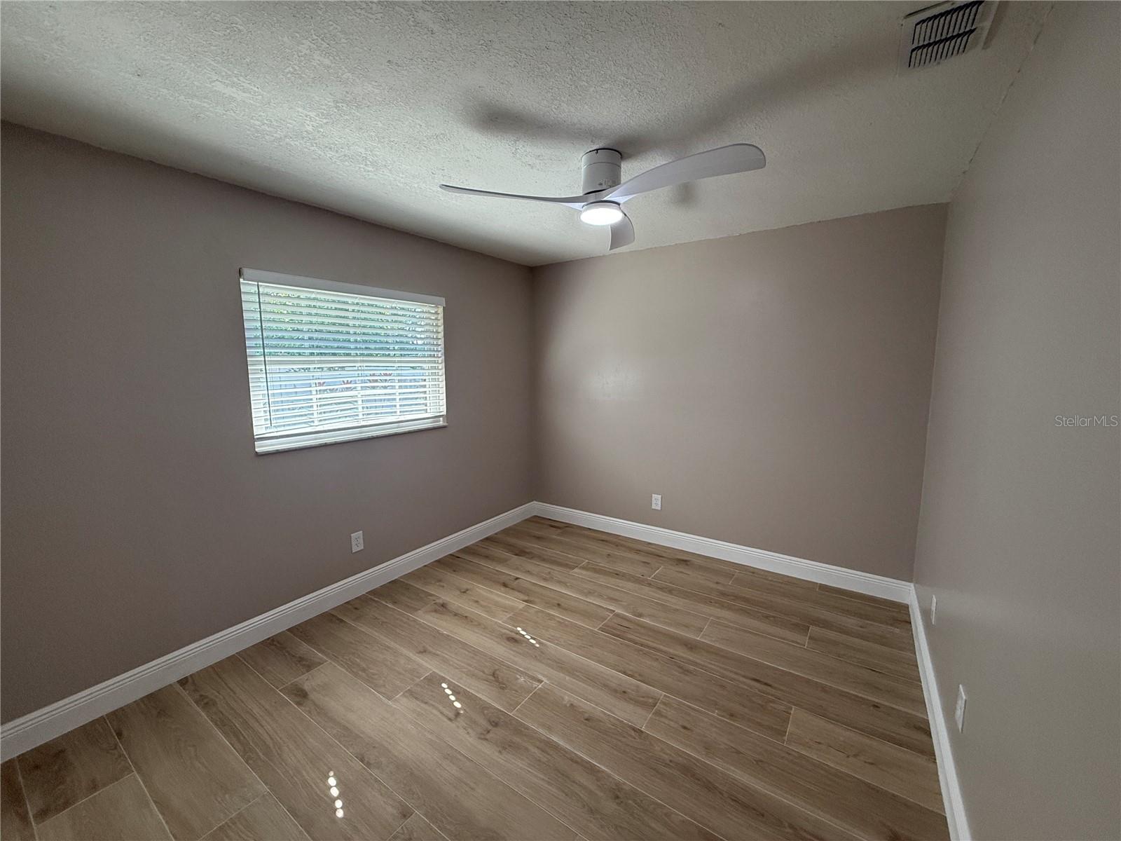 Image 16 of 22 For 1041 Manchester Circle