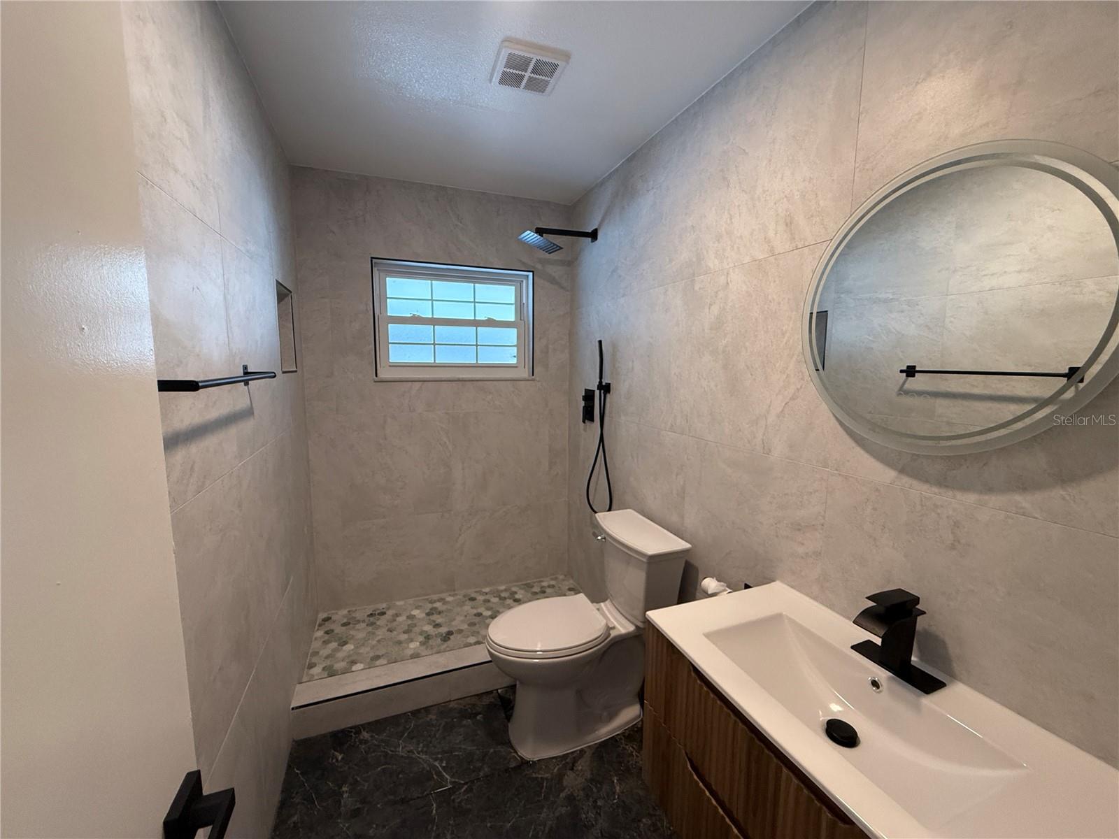 Image 17 of 22 For 1041 Manchester Circle