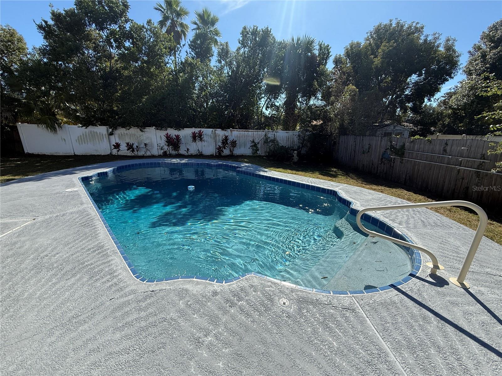 Image 21 of 22 For 1041 Manchester Circle