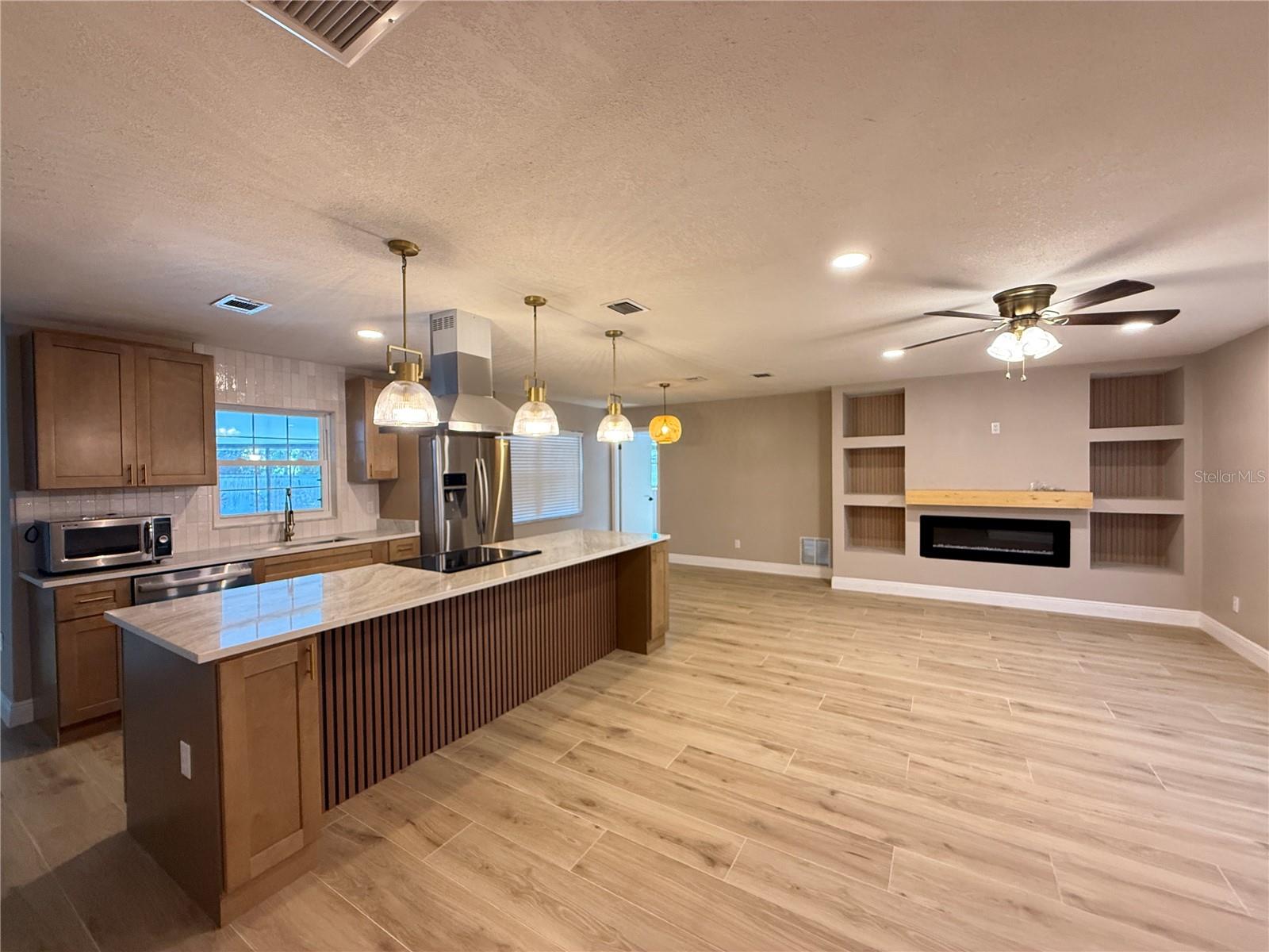 Image 3 of 22 For 1041 Manchester Circle