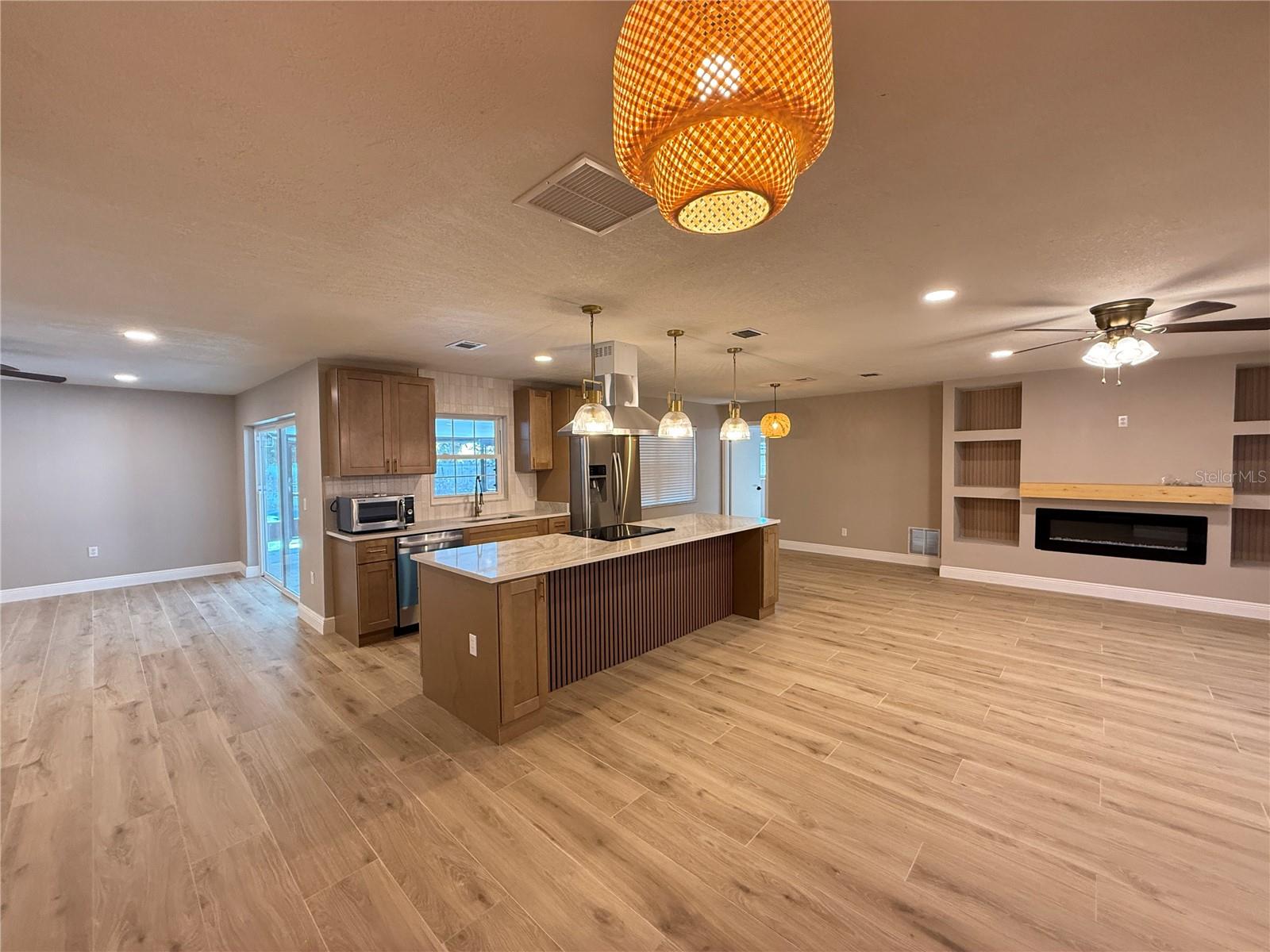 Image 6 of 22 For 1041 Manchester Circle