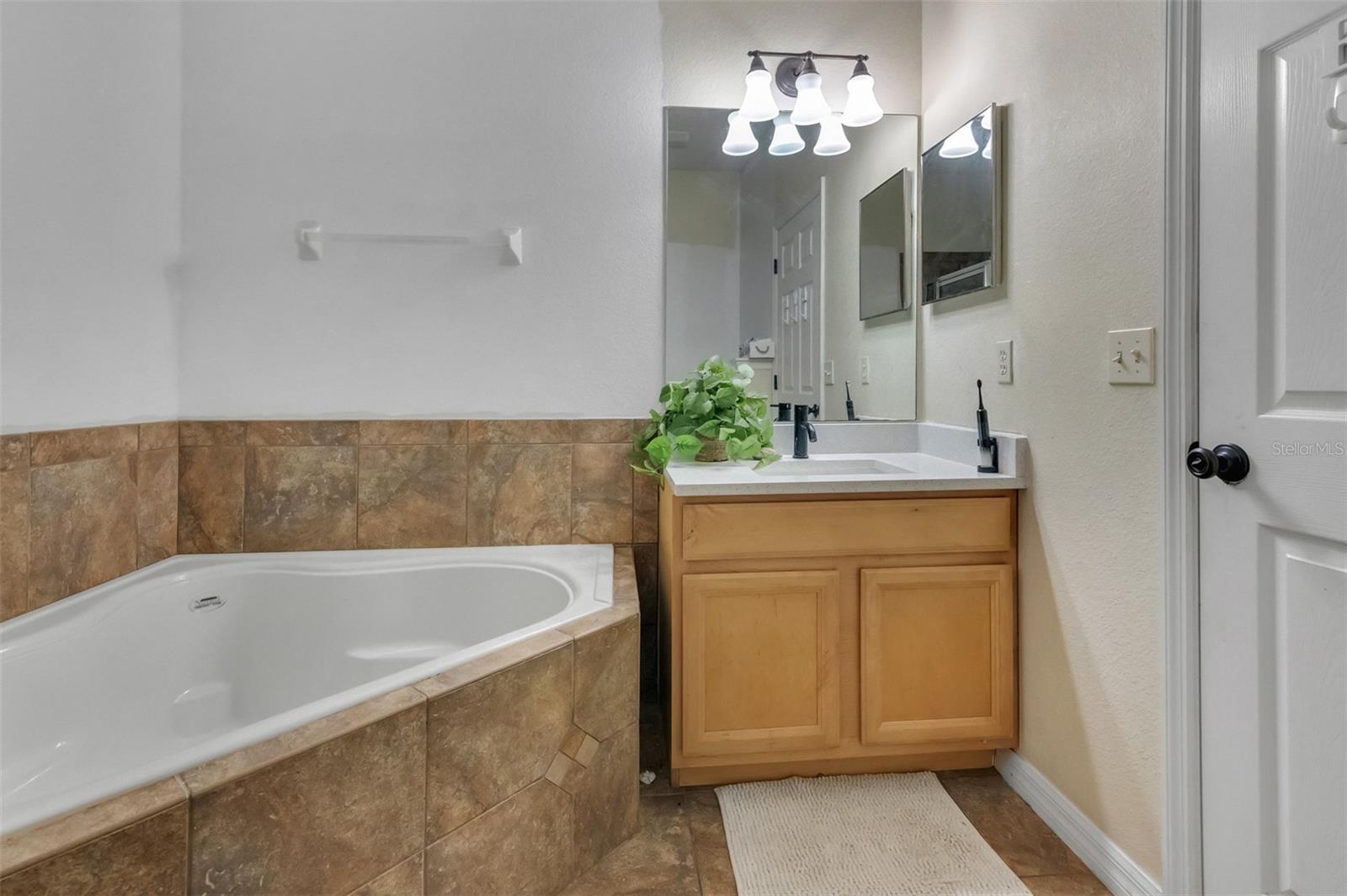 Image 4 of 27 For 907 Bridgeford Crossing Boulevard