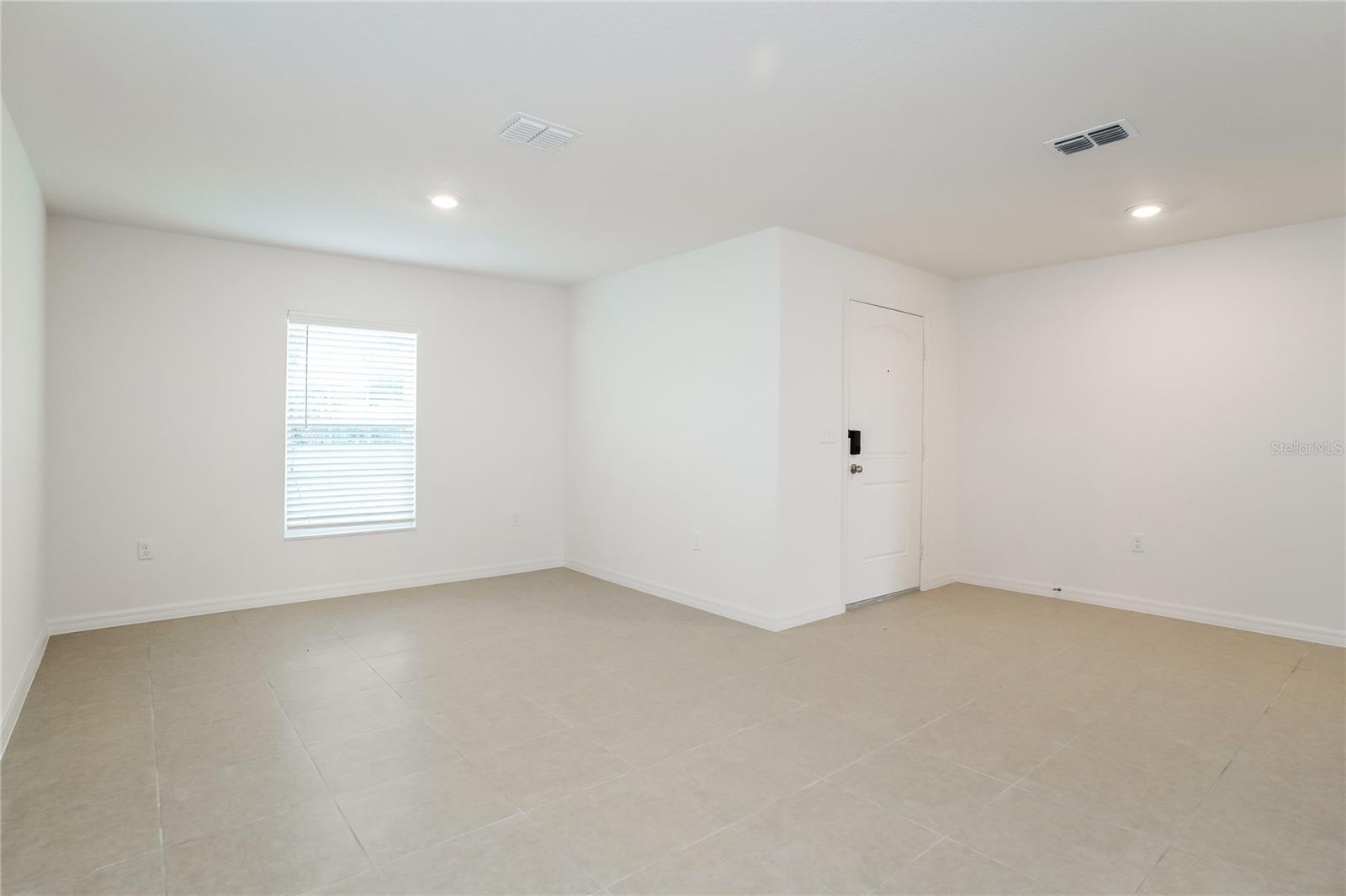 Image 3 of 16 For 1674 Hideaway Flat Street