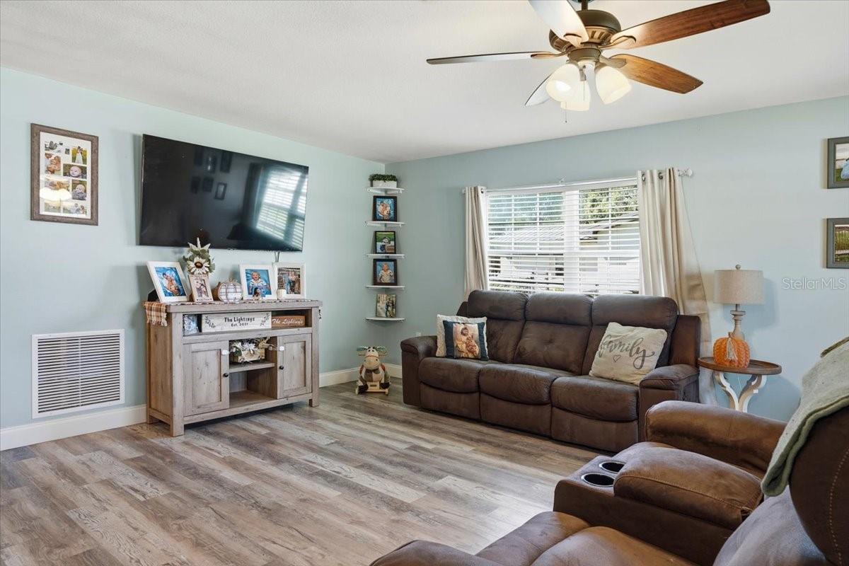 Image 4 of 36 For 1103 3rd Street