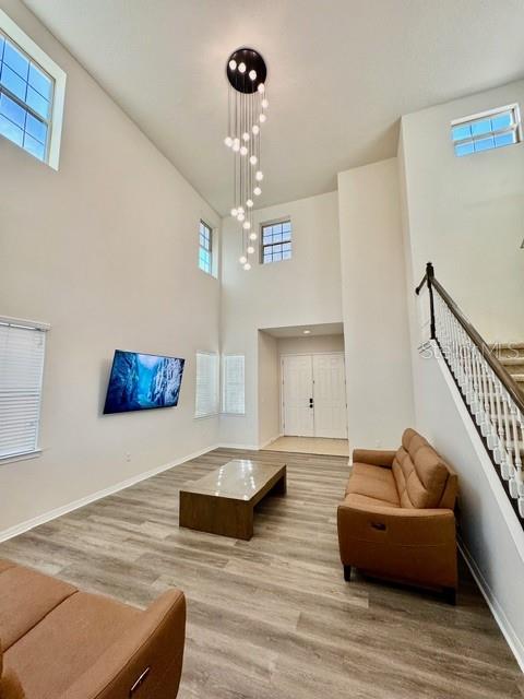 Image 4 of 37 For 10264 Henbury Street